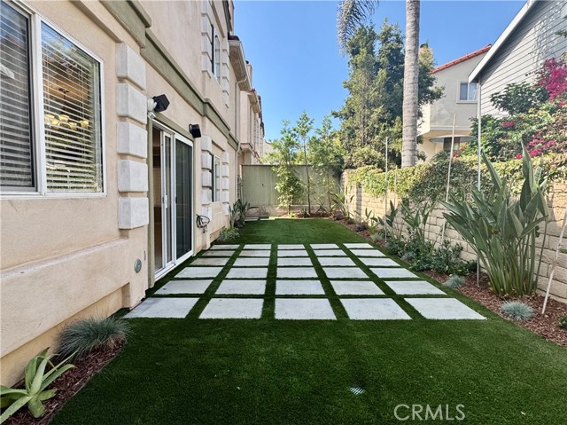Detail Gallery Image 24 of 27 For 2219 Grant Ave #C,  Redondo Beach,  CA 90278 - 3 Beds | 2/1 Baths
