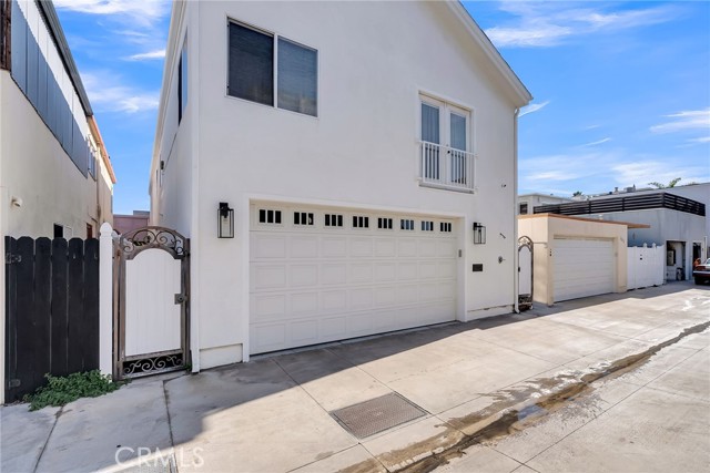 Detail Gallery Image 36 of 54 For 331 Walnut St, Newport Beach,  CA 92663 - 5 Beds | 5/1 Baths