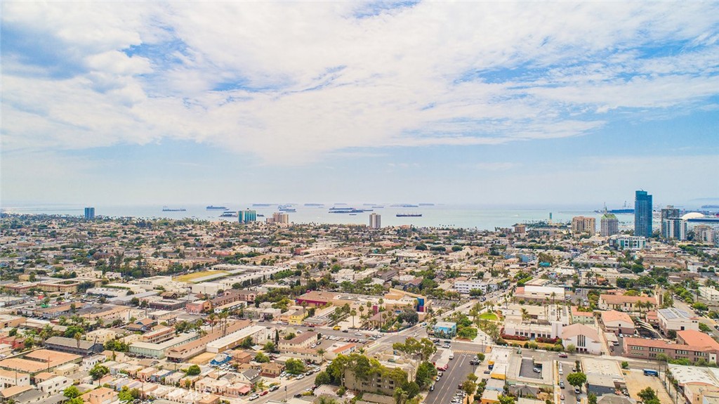 851 E 9th Street 205