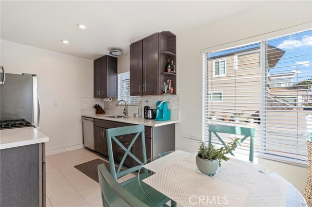 Detail Gallery Image 7 of 31 For 418 #a E Oceanfront, Newport Beach,  CA 92661 - 3 Beds | 2 Baths