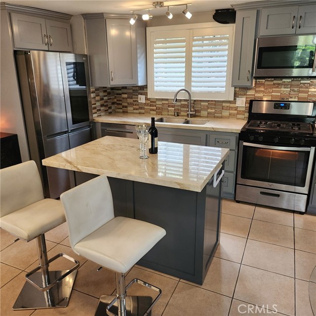 13628 S Mariposa Avenue, Gardena CA: https://media.crmls.org/medias/c09d3eac-e9cc-410d-b5e9-0af63108b51b.jpg