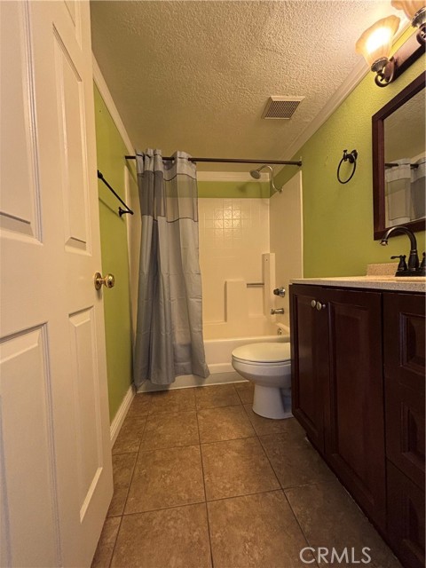 17092 Whispering Brook Way, Riverside CA: https://media.crmls.org/medias/c09d3ef2-9012-4437-98ae-9745c23132dc.jpg