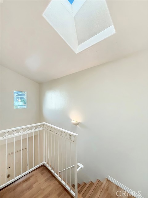 50 W Mountain Street, Pasadena CA: https://media.crmls.org/medias/c09d56ab-96c6-4c5d-b799-f7a392aa3590.jpg