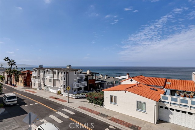 3304 Manhattan Avenue, Manhattan Beach, California 90266, 2 Bedrooms Bedrooms, ,2 BathroomsBathrooms,Residential,Sold,Manhattan,SB23169672