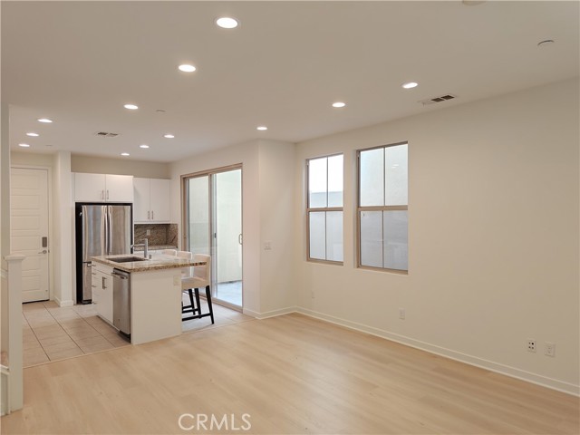 Detail Gallery Image 3 of 17 For 57 Wild Rose, Lake Forest,  CA 92630 - 3 Beds | 3 Baths