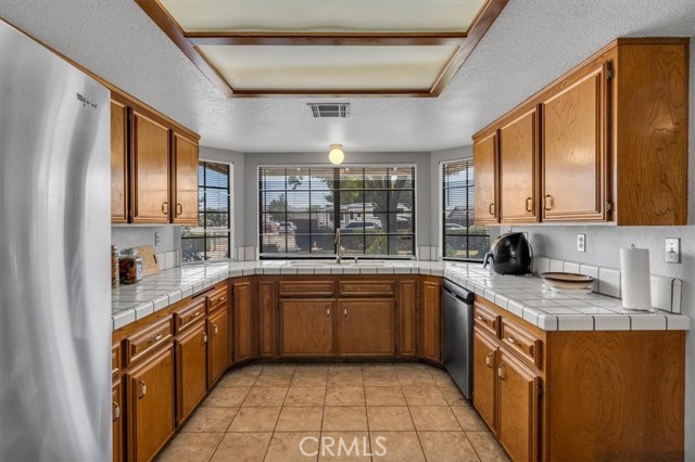 Detail Gallery Image 5 of 15 For 12856 Morning Star Rd, Apple Valley,  CA 92308 - 3 Beds | 2 Baths
