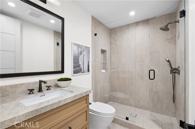 516 Larkspur Avenue, Corona del Mar CA: https://media.crmls.org/medias/c09f050d-3557-46e5-8184-3e297c2028fd.jpg