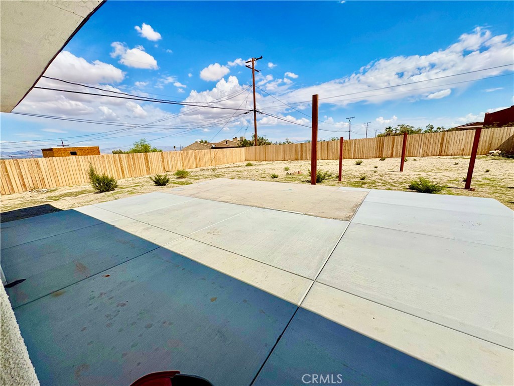 https://media.crmls.org/medias/c09ffa4f-68bb-4586-ac87-5c0654d8762b.jpg?preset=X-Large