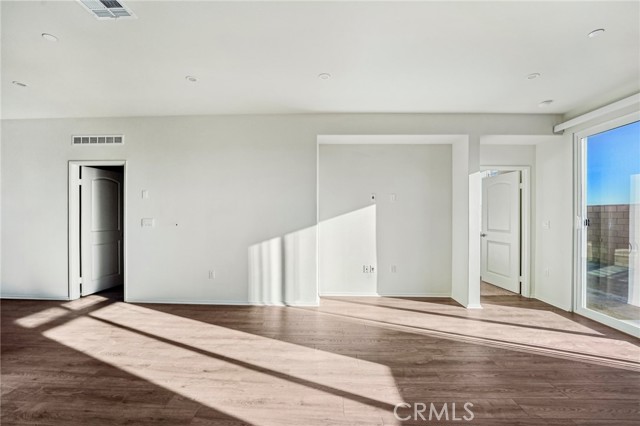 Detail Gallery Image 5 of 18 For 15378 Tomahawk St, Victorville,  CA 92394 - 3 Beds | 2 Baths