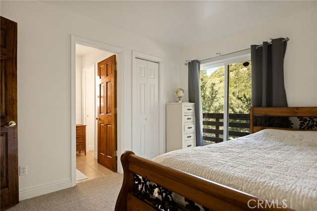 32784 Richmond Drive, Running Springs CA: https://media.crmls.org/medias/c0a05c22-dc29-4b30-8bfd-a2dee29bdc01.jpg
