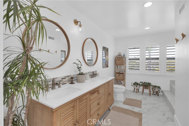 Detail Gallery Image 26 of 39 For 2300 Margaret Dr, Newport Beach,  CA 92663 - 4 Beds | 3 Baths