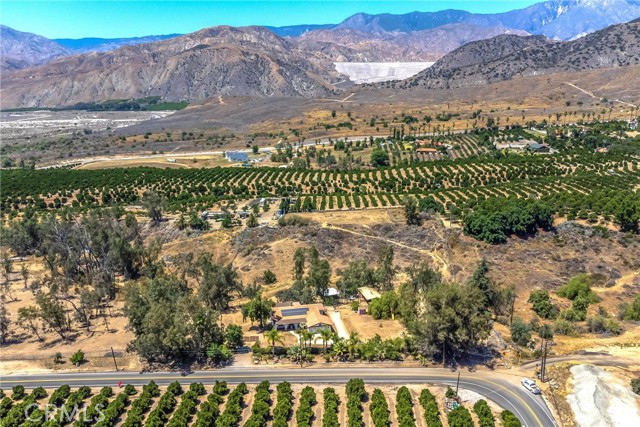 32272 Florida Avenue, Mentone CA: https://media.crmls.org/medias/c0a13b2c-c20b-4091-980e-cc2e18f81724.jpg