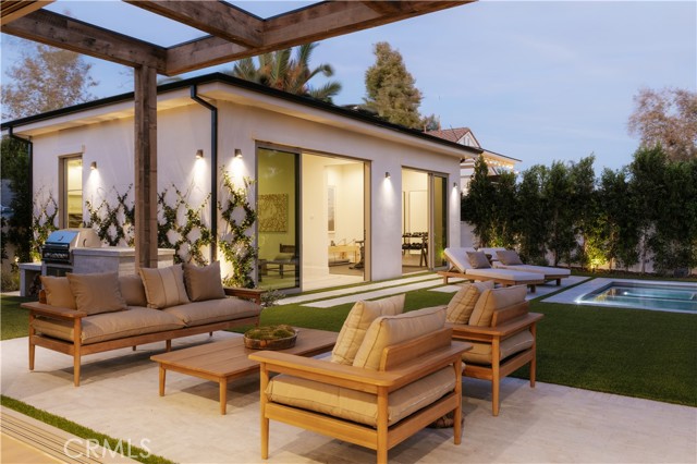 Detail Gallery Image 47 of 50 For 4748 Noble Ave, Sherman Oaks,  CA 91403 - 5 Beds | 5/1 Baths