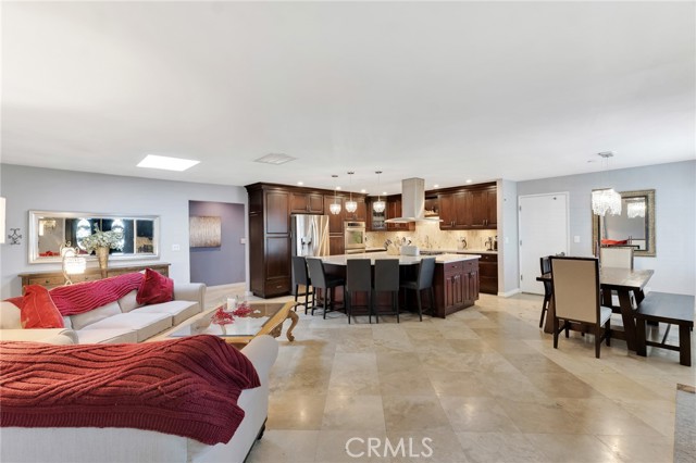 Detail Gallery Image 6 of 45 For 8009 Lena Ave, West Hills,  CA 91304 - 3 Beds | 3 Baths