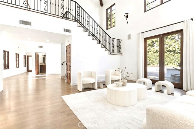 Detail Gallery Image 11 of 65 For 1805 Outpost Dr, Los Angeles,  CA 90068 - 5 Beds | 4/1 Baths