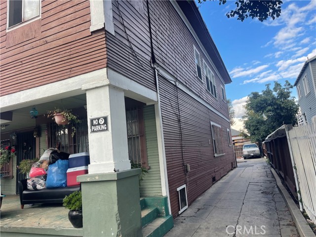 Detail Gallery Image 4 of 13 For 317 E 36th St, Los Angeles,  CA 90011 - – Beds | – Baths