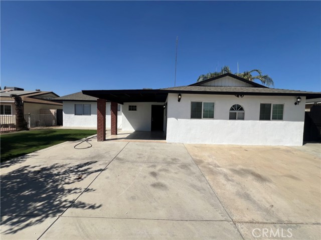Detail Gallery Image 1 of 19 For 903 20th Ave, Delano,  CA 93215 - 3 Beds | 2 Baths