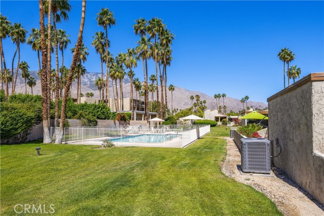 2455 Via Sonoma, Palm Springs CA: https://media.crmls.org/medias/c0a4ccf2-dc0b-4b89-a676-e2db0057116f.jpg