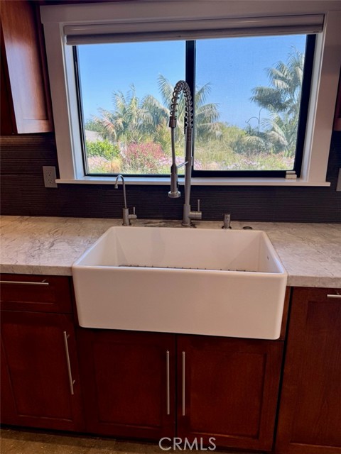 2745 Temple Hills Drive, Laguna Beach CA: https://media.crmls.org/medias/c0a4f4be-1d03-4208-b6d9-cd77d5c67530.jpg