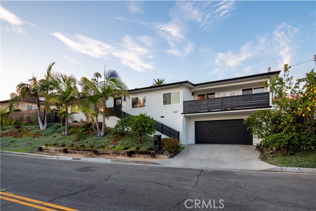 Detail Gallery Image 1 of 17 For 107 E Avenida San Juan, San Clemente,  CA 92672 - 4 Beds | 2 Baths