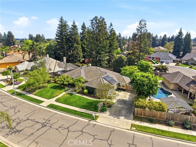 Detail Gallery Image 8 of 61 For 2134 Cottonwood Cir, Visalia,  CA 93277 - 4 Beds | 3 Baths