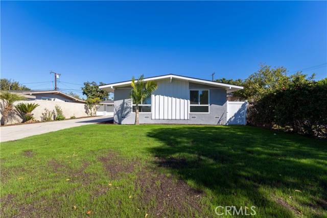 Detail Gallery Image 2 of 22 For 413 S Poplar, Santa Ana,  CA 92703 - 3 Beds | 2 Baths