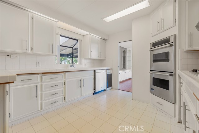 Detail Gallery Image 17 of 60 For 2550 Pacific Coast Hwy #207,  Torrance,  CA 90505 - 2 Beds | 2 Baths