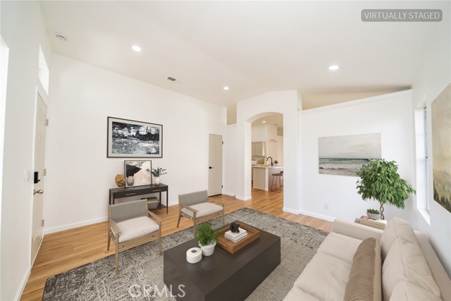 Detail Gallery Image 3 of 32 For 5572 Horseshoe, Fontana,  CA 92336 - 4 Beds | 2 Baths