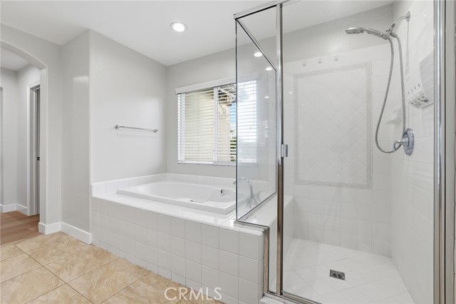 Detail Gallery Image 29 of 46 For 8220 Chamberlain, Reseda,  CA 91335 - 4 Beds | 3 Baths