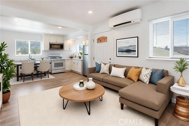 Detail Gallery Image 2 of 12 For 6858 Quinton Ln, Tujunga,  CA 91042 - 1 Beds | 1 Baths