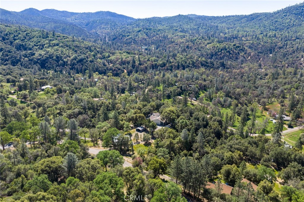 https://media.crmls.org/medias/c0a96742-1d0d-40ac-a29a-1cd2c75e33a6.jpg?preset=X-Large