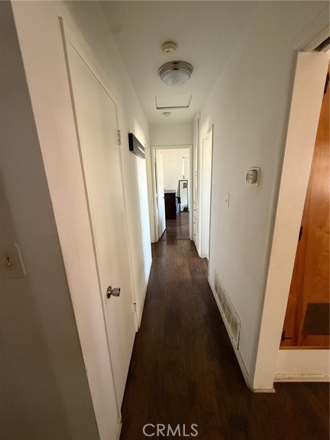 904 W E Street, Ontario CA: https://media.crmls.org/medias/c0a96fe0-9beb-4741-80be-c90575b32c8c.jpg