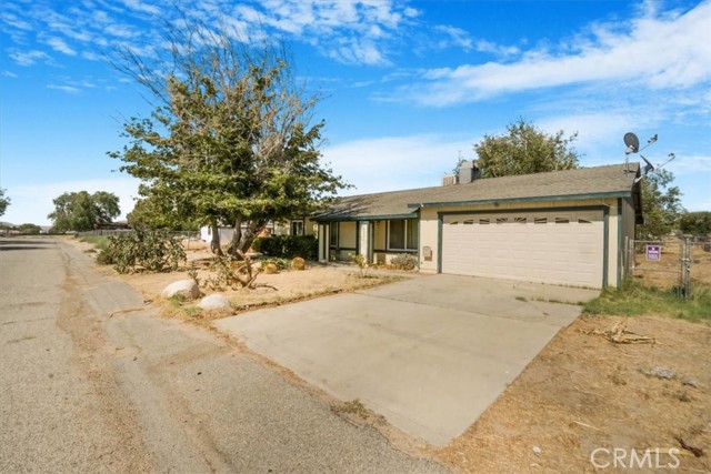 40684 177th Street, Lancaster, California 93535, 3 Bedrooms Bedrooms, ,2 BathroomsBathrooms,Single Family Residence,For Sale,177th,SR24150203
