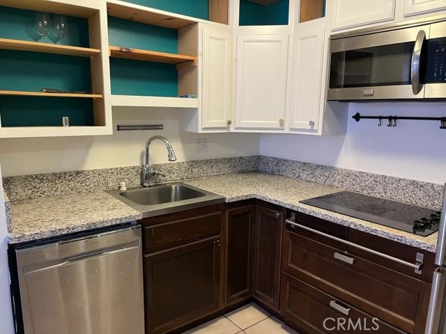 320 S Gramercy Place, Los Angeles CA: https://media.crmls.org/medias/c0aa3d85-feb9-4c25-949a-51defb38c1bd.jpg