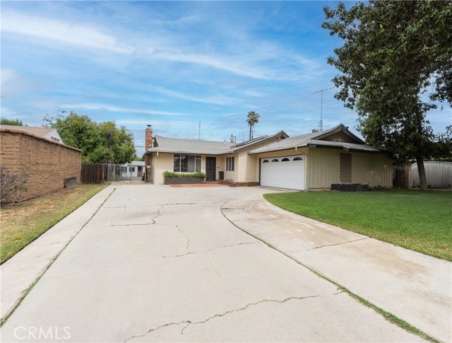 8841 California, Riverside CA: https://media.crmls.org/medias/c0ab3235-8bda-4331-a1b8-703dc7e531d1.jpg