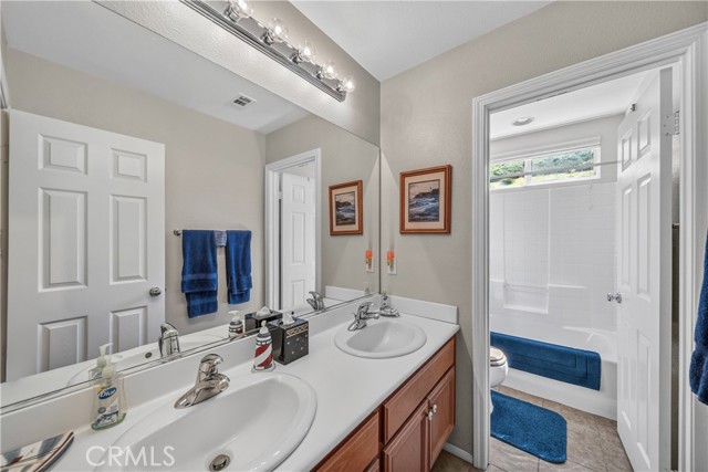 Detail Gallery Image 45 of 68 For 22262 Trinity Pl, Saugus,  CA 91390 - 5 Beds | 3 Baths