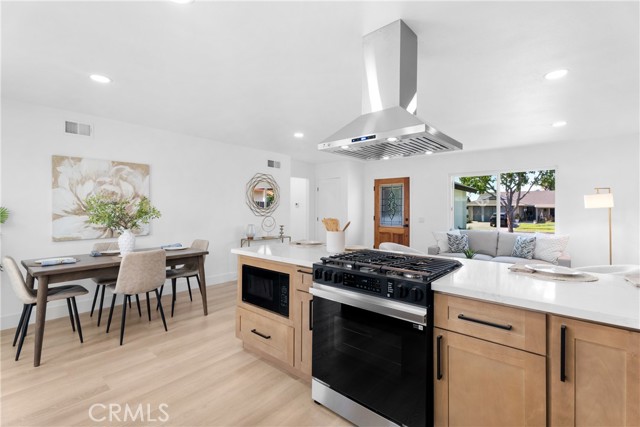 14612 Highcrest Circle, Irvine CA: https://media.crmls.org/medias/c0ac254b-0194-4814-892b-8d74d4029214.jpg