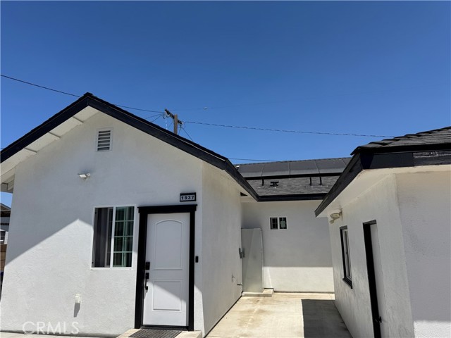 1935 W 154th Place, Gardena CA: https://media.crmls.org/medias/c0ac3c89-c9d4-4955-93bc-0efda153f56e.jpg