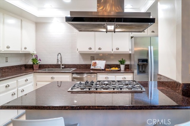 2000 Mathews Avenue, Redondo Beach, California 90278, 2 Bedrooms Bedrooms, ,1 BathroomBathrooms,Residential,Sold,Mathews,SB22063951