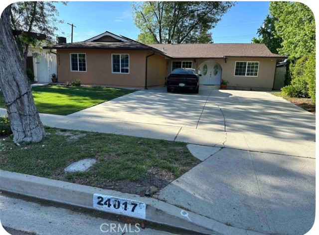 24017 Sylvan Street, Woodland Hills CA: https://media.crmls.org/medias/c0ace1ea-0ab2-44a3-9b50-5334a31116f8.jpg