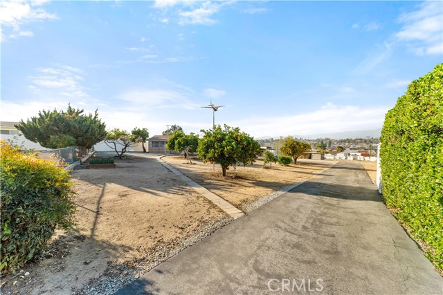 31840 Florida Street, Redlands CA: https://media.crmls.org/medias/c0ad3994-2fea-4edf-afd5-f8453321e9a9.jpg