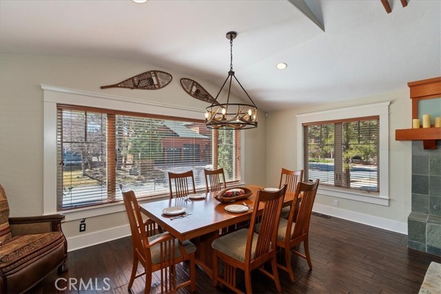 Detail Gallery Image 15 of 50 For 41922 Centre Ct, Big Bear Lake,  CA 92315 - 3 Beds | 3/1 Baths