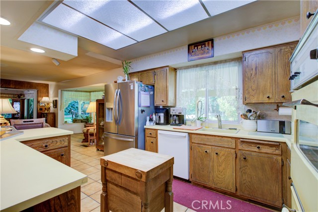 2341 Village Circle Drive, Atwater CA: https://media.crmls.org/medias/c0adb822-c098-4847-9006-54809909bd36.jpg