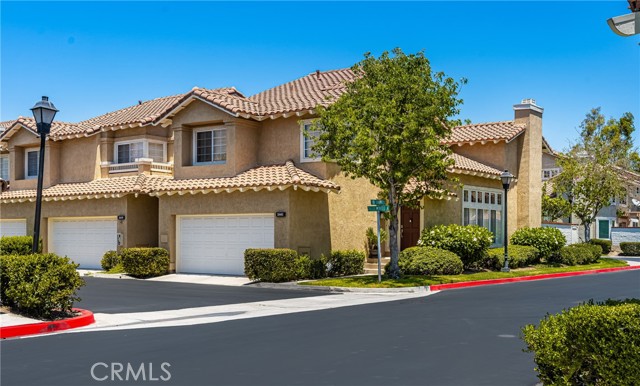 2461 Calle Montella, Tustin CA: https://media.crmls.org/medias/c0ae65c0-4af6-4109-b6be-0b3164e1d8e7.jpg