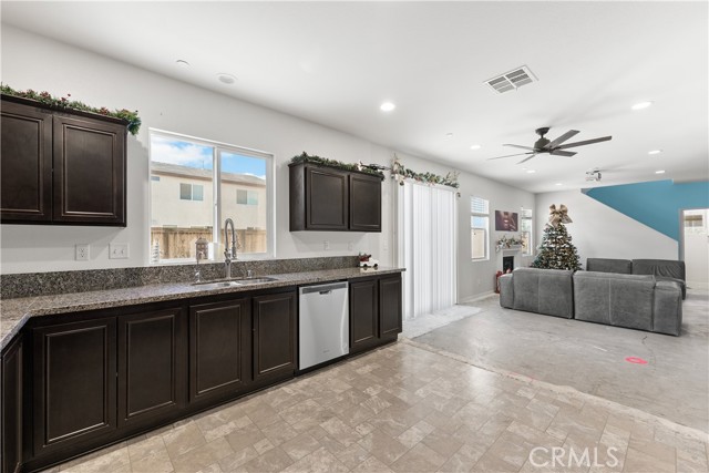 Detail Gallery Image 19 of 60 For 2517 San Madrid, Rosamond,  CA 93560 - 3 Beds | 2/1 Baths