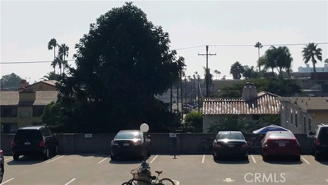 1775 Diamond Street, San Diego CA: https://media.crmls.org/medias/c0af62e2-394a-4228-b50a-ce7fa39a8cd4.jpg