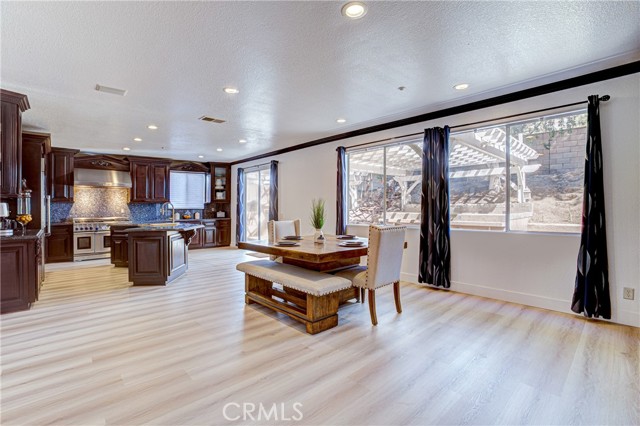 Detail Gallery Image 7 of 37 For 8034 Palm View, Riverside,  CA 92508 - 4 Beds | 4 Baths