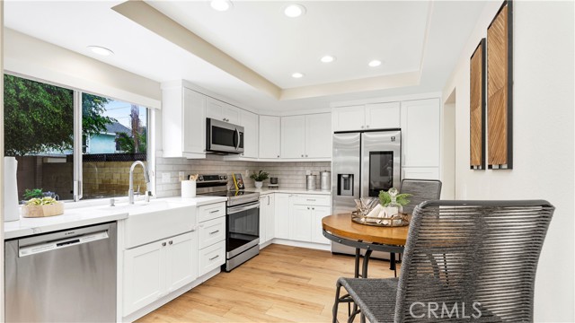 15061 Glass Circle, Irvine CA: https://media.crmls.org/medias/c0b01dc2-0553-4026-9a0e-52c56147435c.jpg
