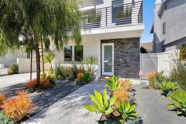 2311 Voorhees Avenue, Redondo Beach, California 90278, 3 Bedrooms Bedrooms, ,3 BathroomsBathrooms,Residential,Sold,Voorhees,SB22053770