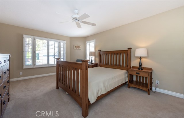 9 Sunrise, Irvine CA: https://media.crmls.org/medias/c0b15cd2-345d-4c54-bc75-cc781695cf0b.jpg